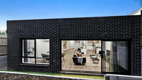Greensborough Exterior Large