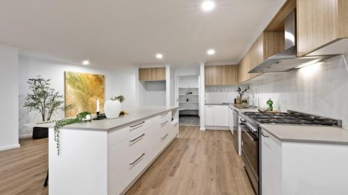 Greensborough Kitchen Large