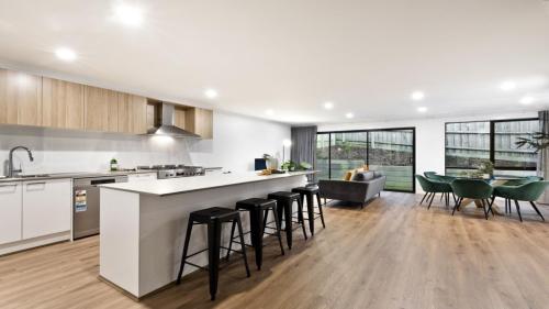 Greensborough Living Large