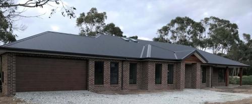 Front face of a large Pakenham home